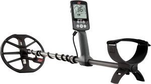 4. MINELAB Equinox 800 Underwater Metal Detector