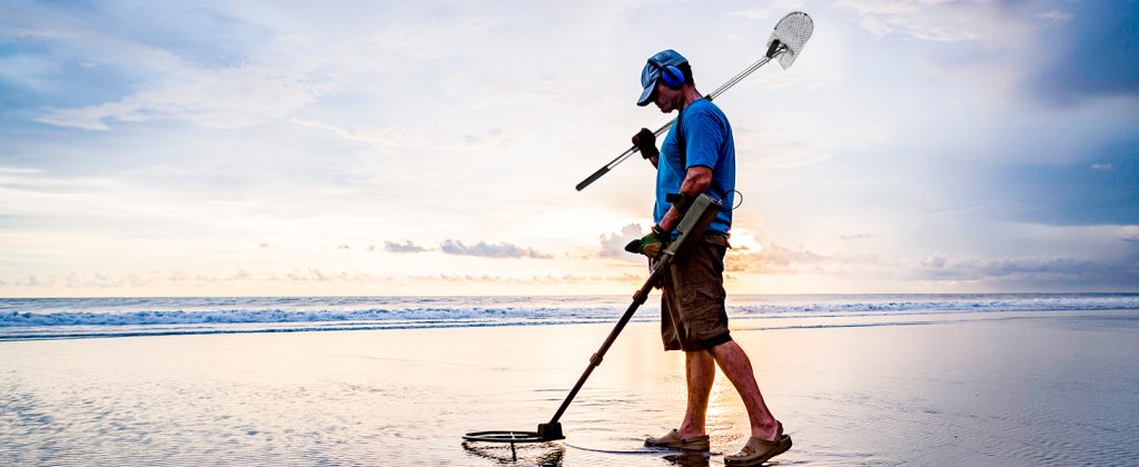 Frequently Asked Questions When Selecting the Best Sand Scoop for Metal Detecting